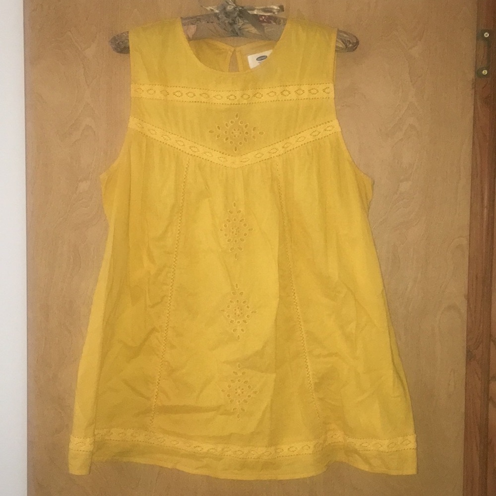 Crochet detail sleeveless top Size L Mustard